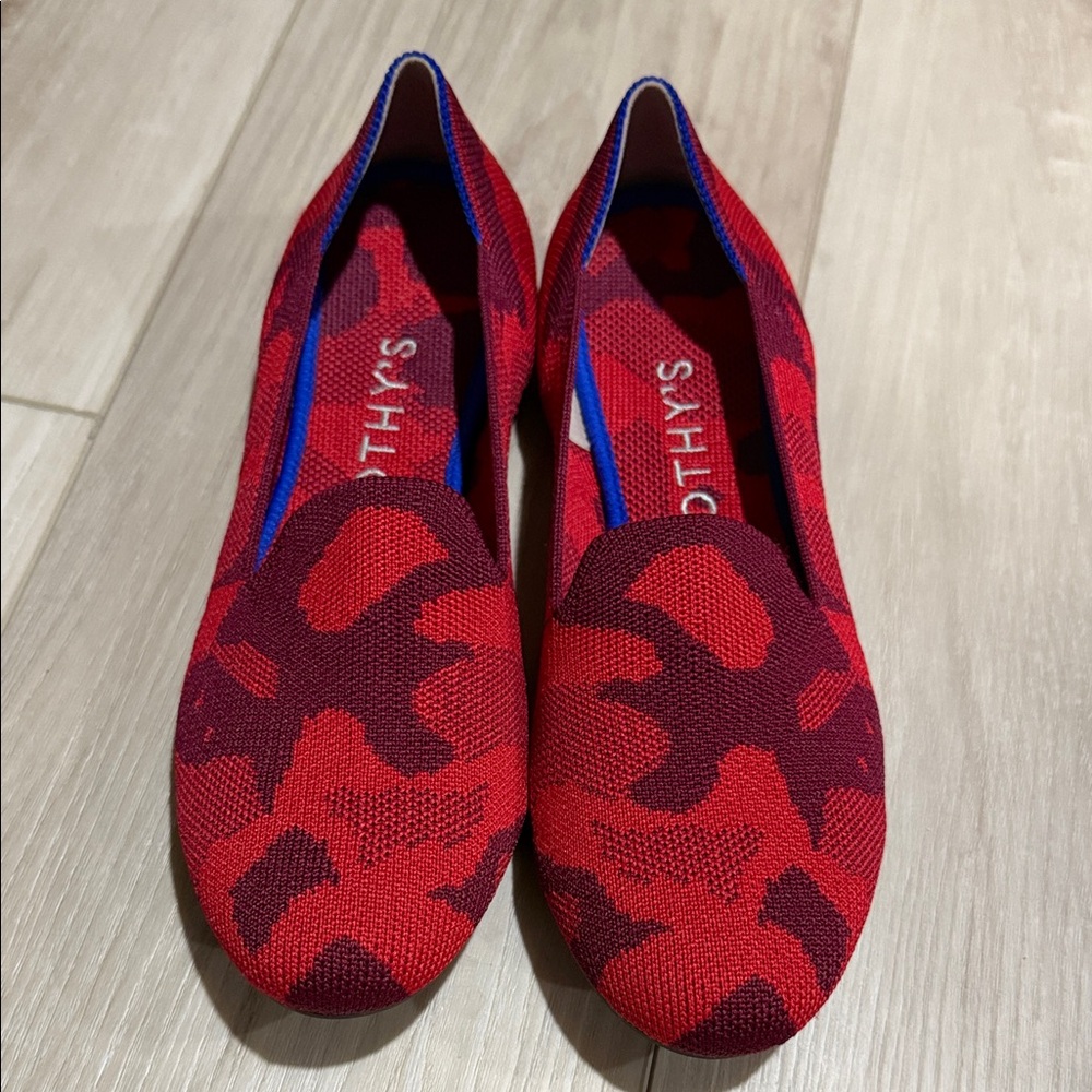 Rothy's Women's Red and maroon camo Flats